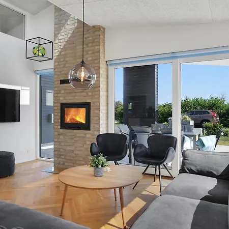 Beautiful In With Harbor View * Sæby