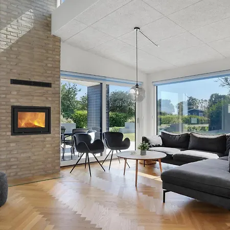 Beautiful In With Harbor View Holiday home *